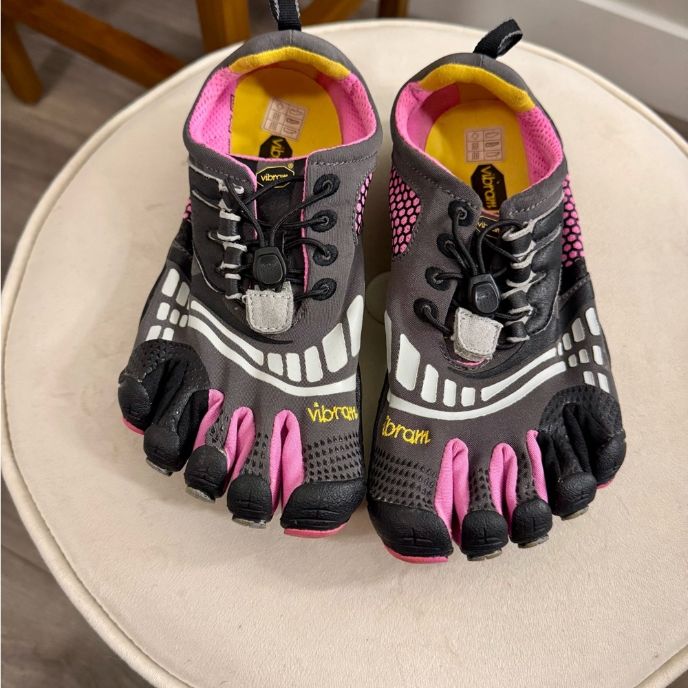 Vibram Women's Athletic Shoes - Black and Pink